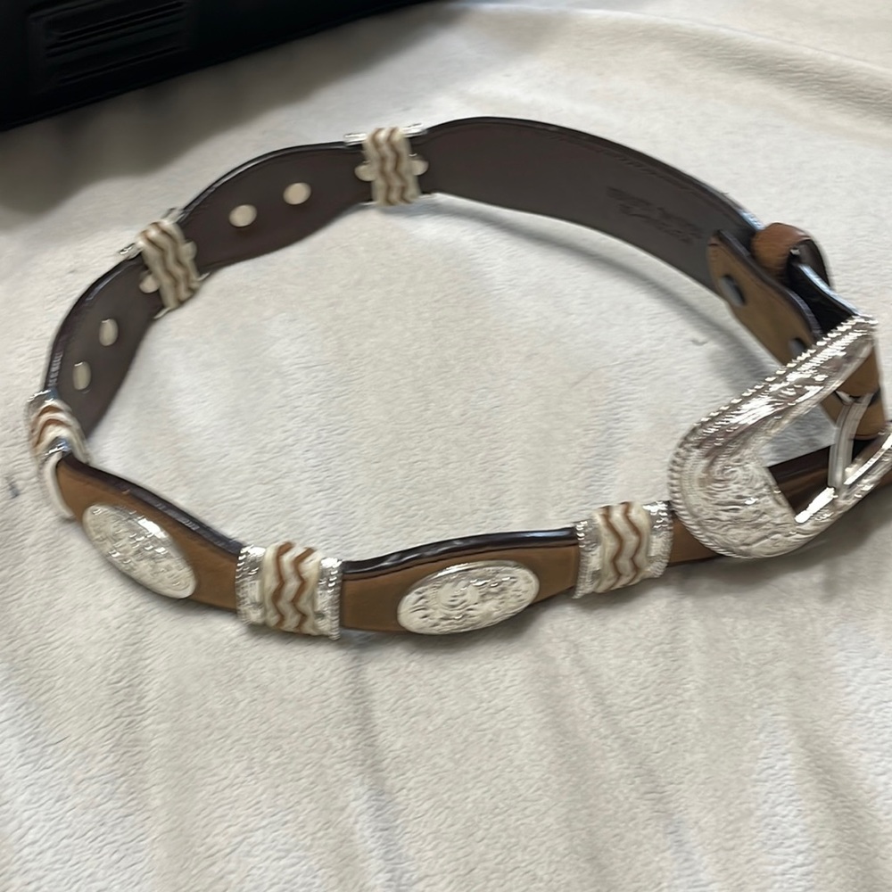 Girl’s Nocona Belt Co. western belt. Like new condition.